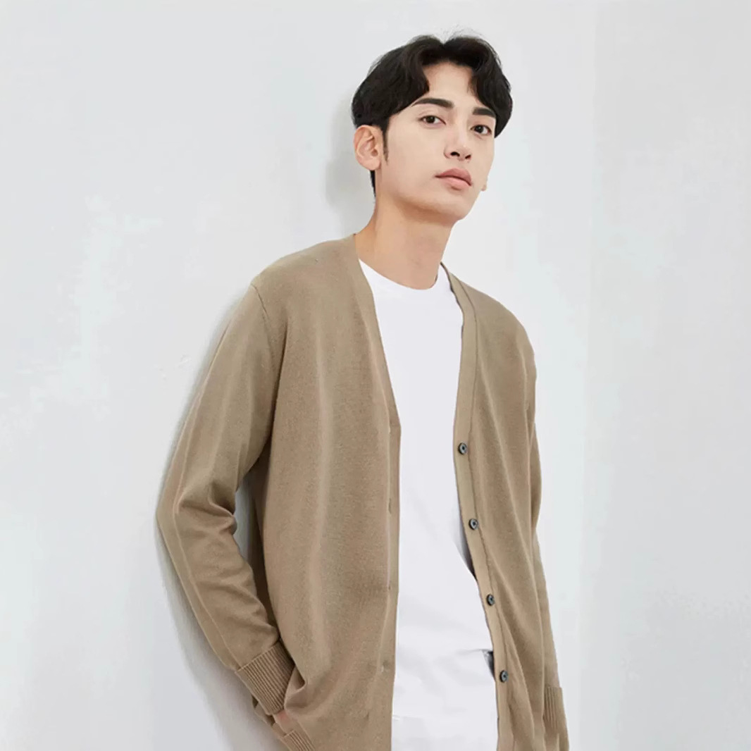 Primavera y otoño nuevo cardigán de punto chaqueta hombre cuello suéter de tamaño grande suéter base chaqueta coreana