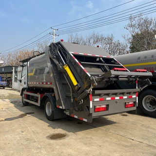 【程力集团】出口东风 4x2 6立方米压缩垃圾车 城市道路垃圾清理