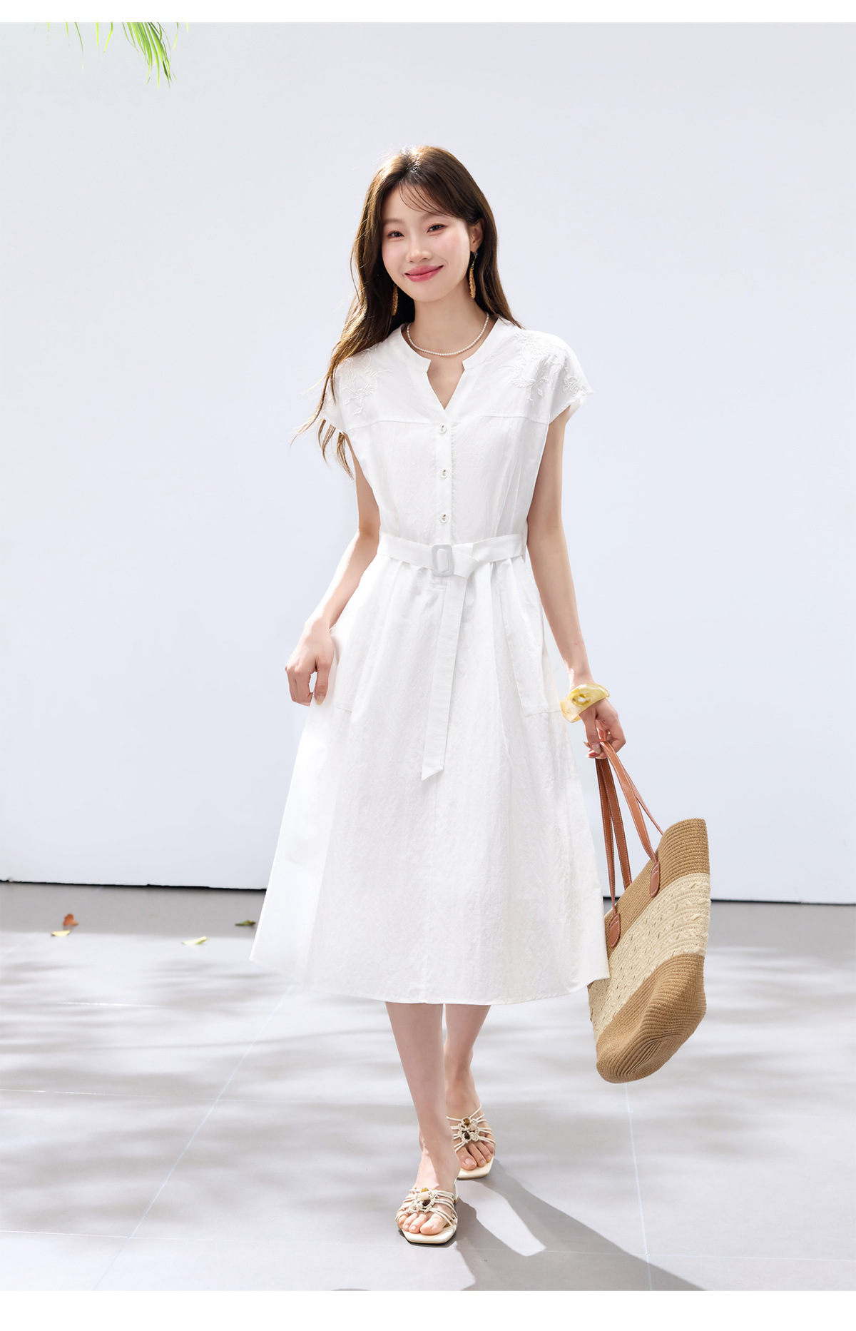 Đầm maxi nữ thắt eo cao, thiết kế quá gối, thêu hoa tinh tế phong cách trưởng thành — xanh lam, màu trắng chi tiết 18