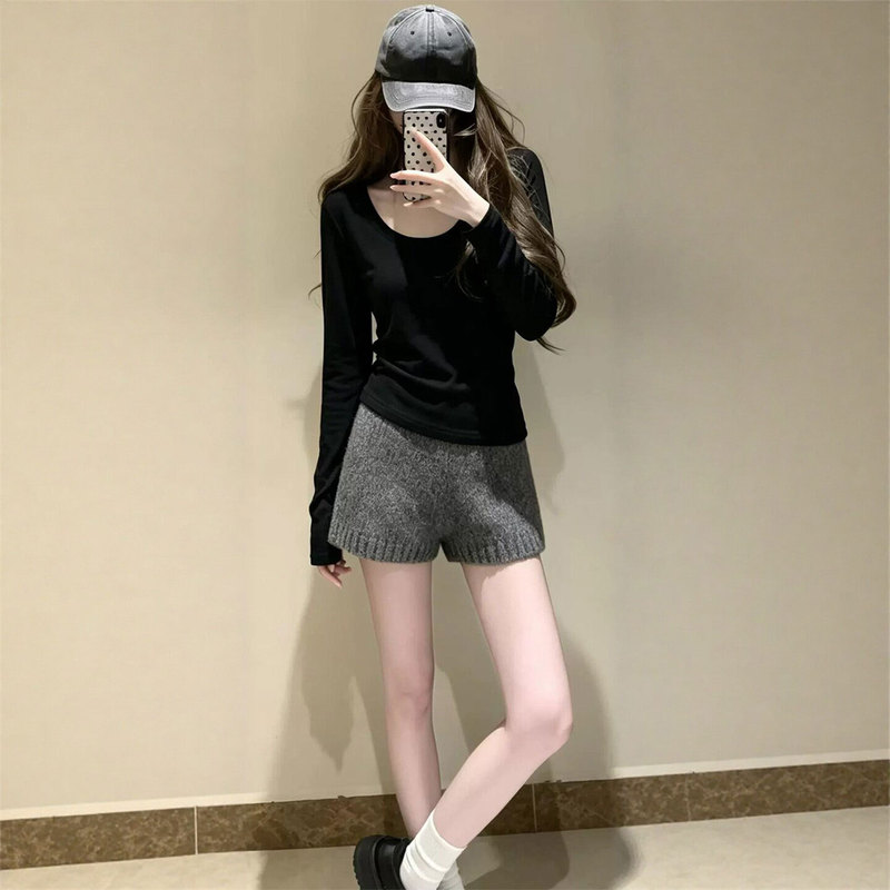Gray knitted shorts for women, autumn 2026 new style, high-waisted, slimming, hot pants, petite A-line, outerwear, sweater pants Gray knitted shorts for women, autumn 2026 new style, high-waisted, slimming, hot pants, petite A-line, outerwear, sweater pants