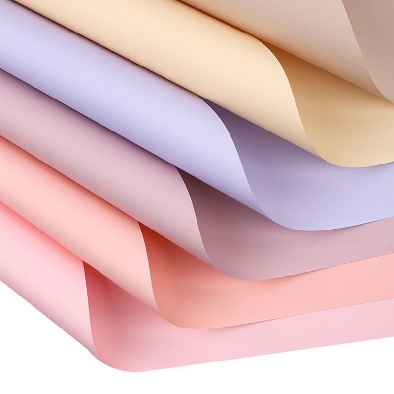 Papel de color sólido de alta fijación papel de embalaje de flores espesar película impermeable floral material de envoltura floral al por mayor ramo de flores artesanales de alta calidad