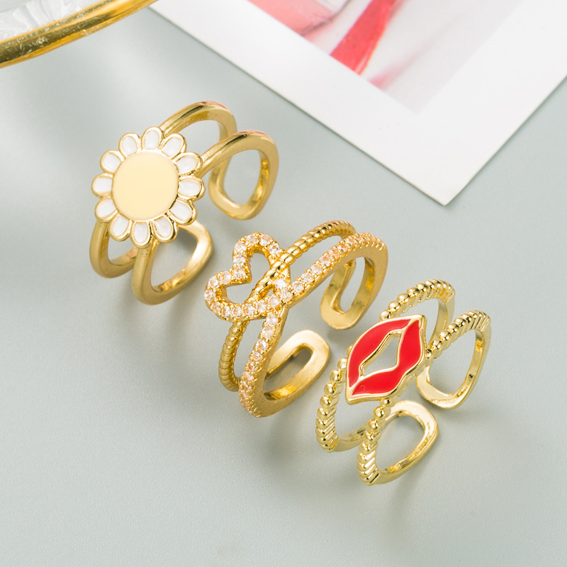Fashion Double-row Heart-shaped Flower Ring display picture 2