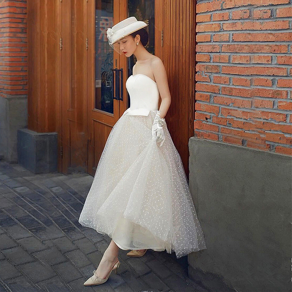 Vestido de boda ligero francés nuevo estilo de novia otoño / invierno francés vintage sen vestido de boda de pecho vestido de boda