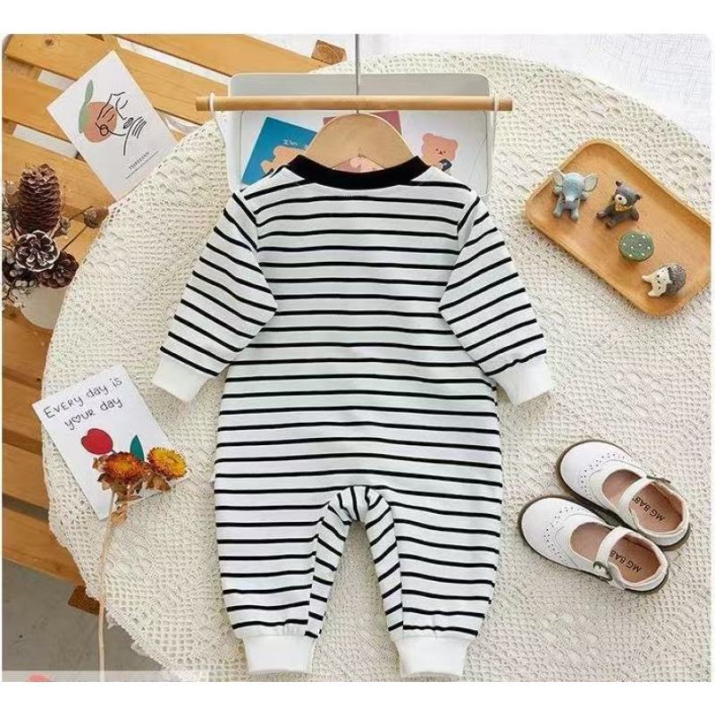 Ropa de bebé de una pieza Primavera y otoño Ropa de recién nacido Ropa de bebé de manga larga de primavera de bebé de panda rojo tridimensional a rayas