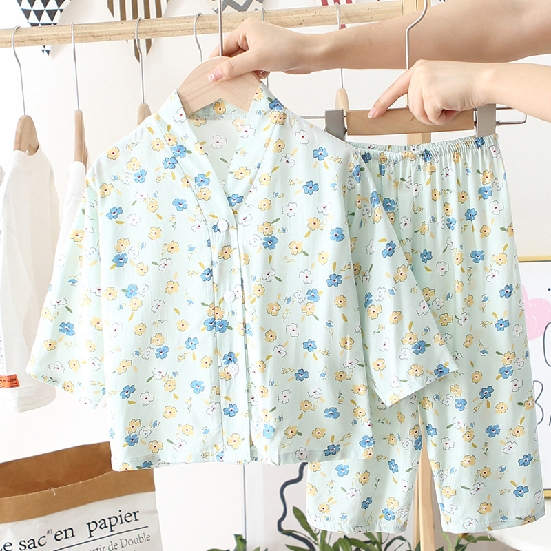 New V-neck Mountain Flower