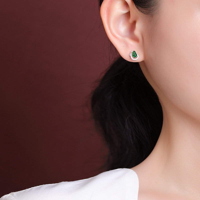 Khuyên tai nữ bạc S925 mạ vàng hình hươu đính ngọc bích phong cách retro — Kiểu màu bạc