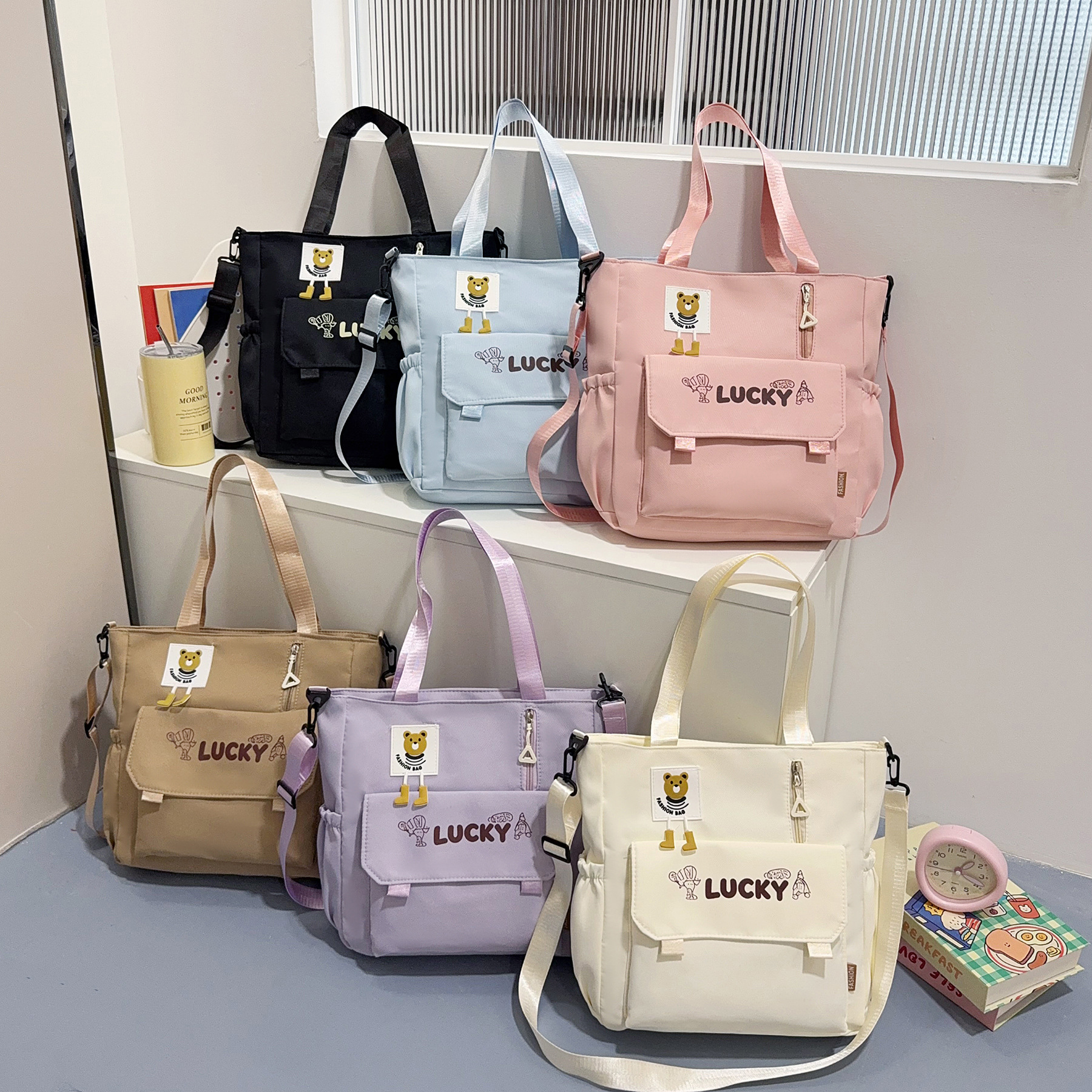 Large-capacity lightweight casual shoulder bag for primary and secondary school students, suitable for commuting to class, unisex tutoring bag, stylish crossbody bag