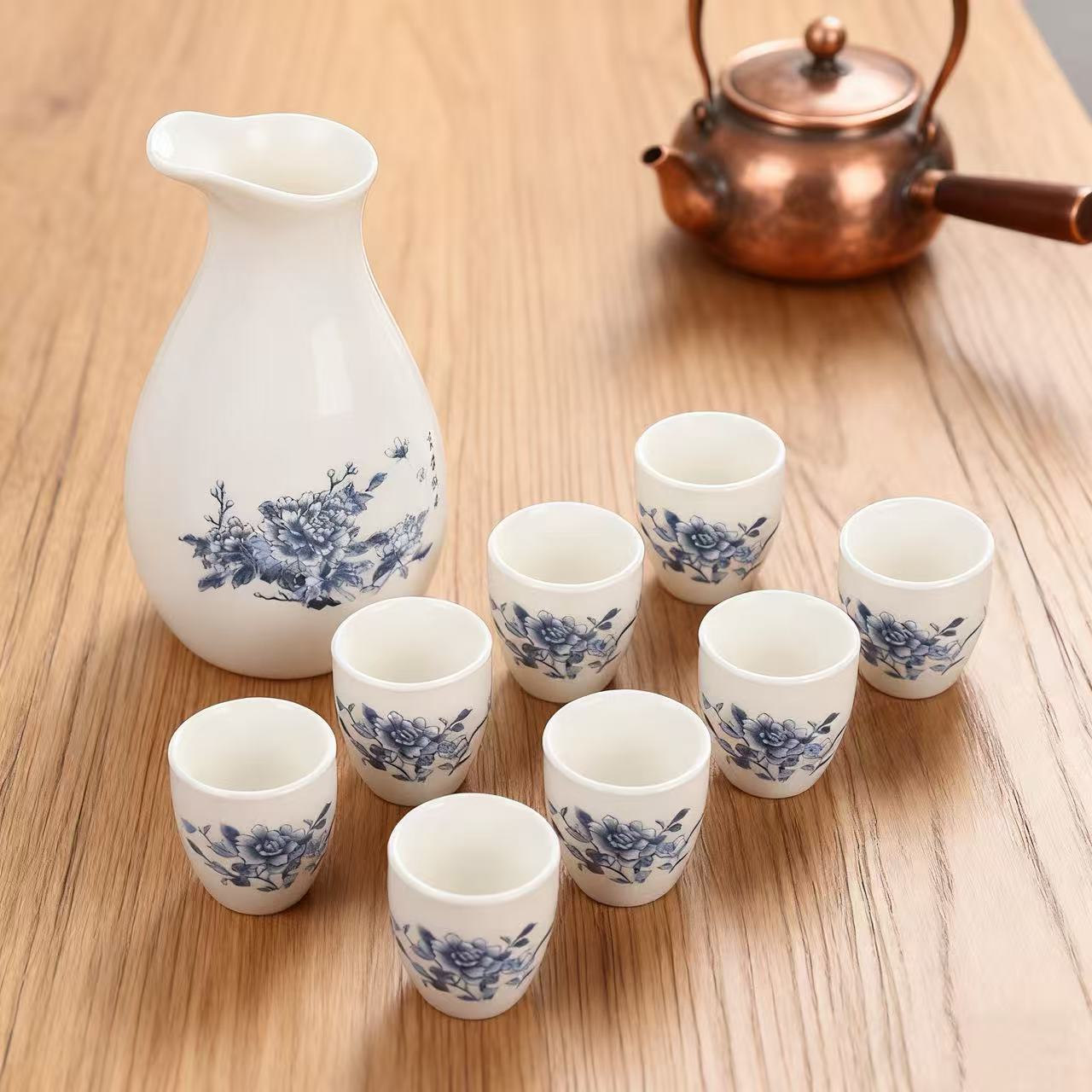 一壶八杯白酒杯陶瓷酒具套装家用分酒器酒盅清酒杯带收纳架带木塞