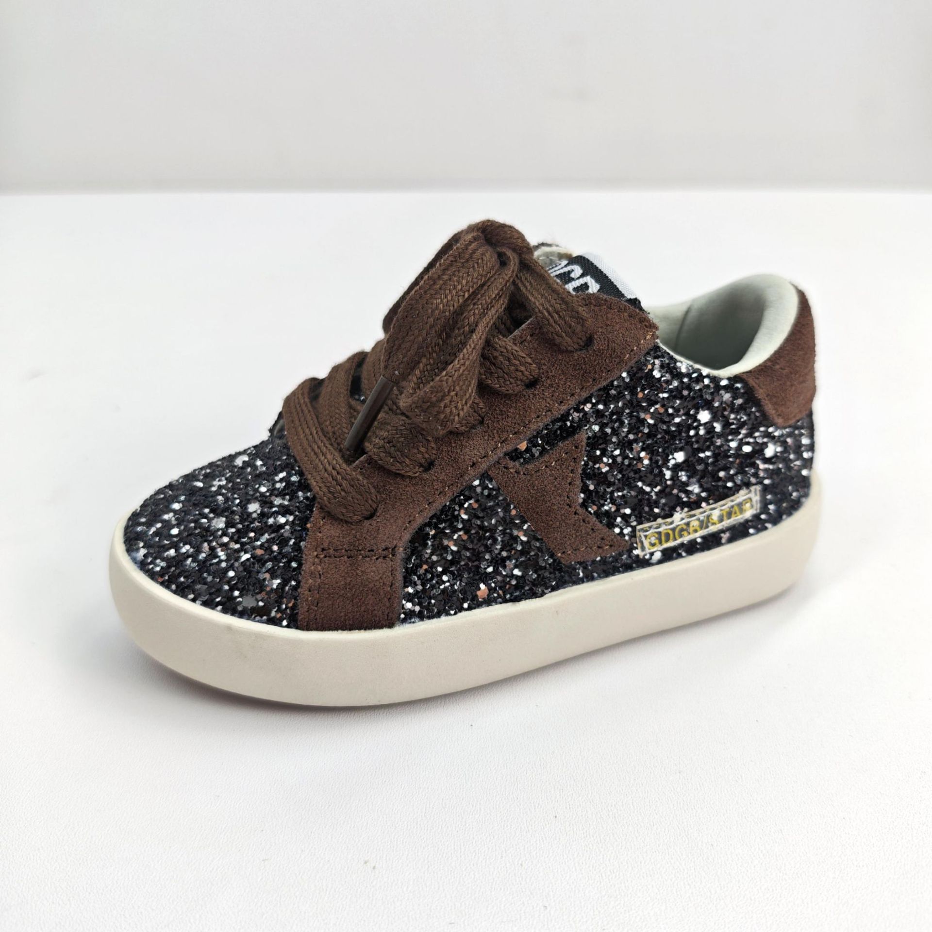 1089 primavera nuevas zapatillas de deporte estrella para niños moda coreana zapatos casuales para niñas suela blanda zapatos sucios sucios sucios