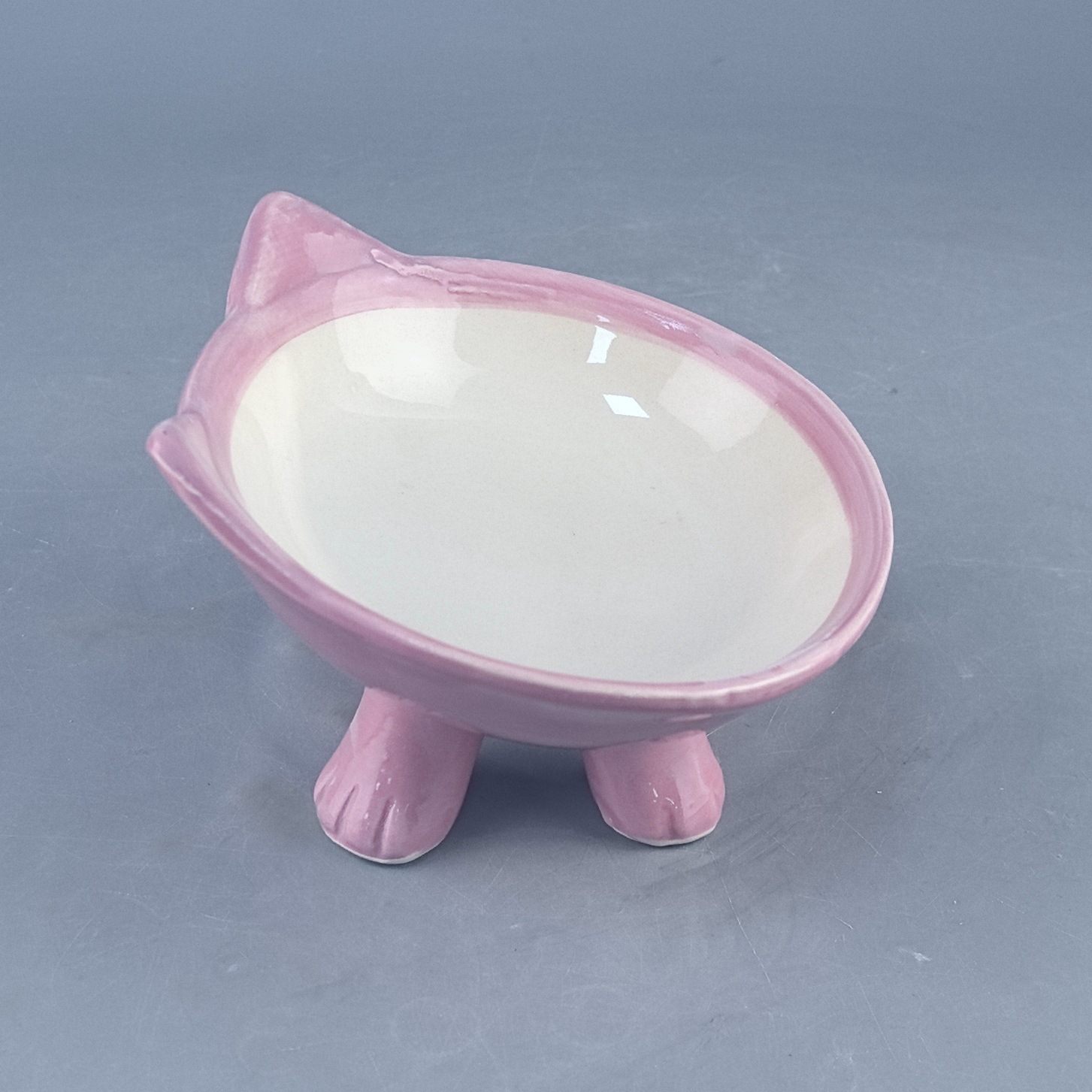 Oreja de gato rosa cuenco de gato cuenco de cerámica para mascotas de pie alto boca inclinada lavabo para gatos animal fácil de limpiar lindo lavabo de comida para mascotas de cerámica