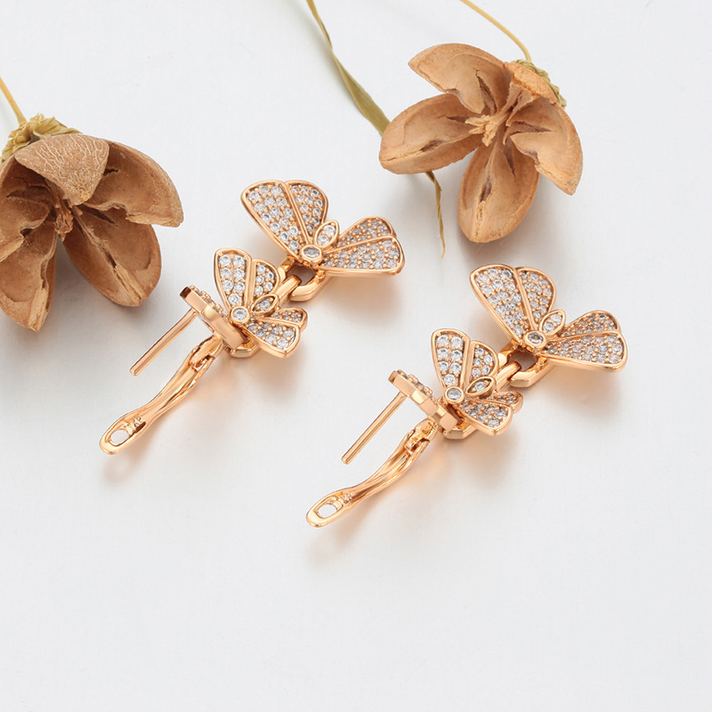 Xuping moda retro doble mariposa hebilla de cobre aleación de diseño ruso en forma de D chapado 18k pendientes de color