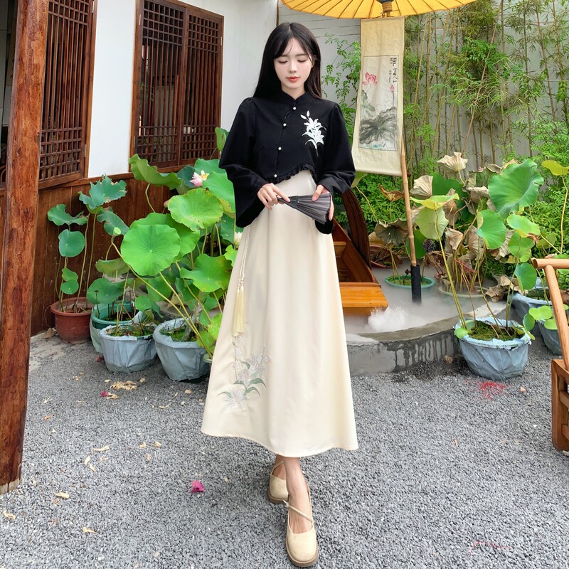 现货流行2025秋季新中式套装风铃百合汉服中国风日常一件代发包邮|undefined