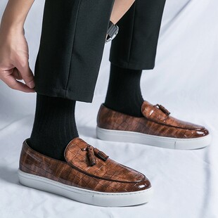 British Vintage Tassel Casual Leather Shoes Men's Niche Ins Slip-on Lazy Bean Shoes Summer Leafy Loafers