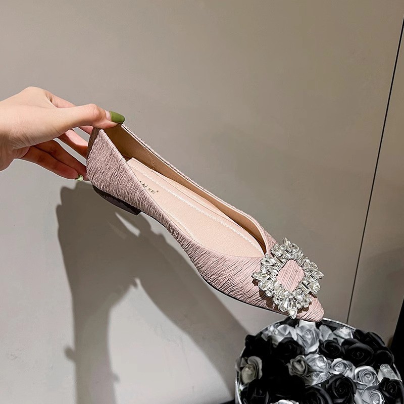 Zapatos franceses de punta de viento para mujeres 2026 nuevo verano poco profundo diamante cuadrado botones de botón temperamento negro zapatos de cama plana