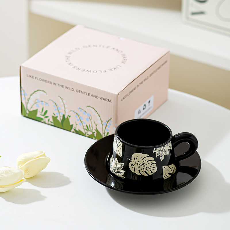 Trabajadores de oficina creativos Té de la tarde Taza de café Juego de platillos Taza de cerámica Sentido de alta gama Taza de regalo para recién casados