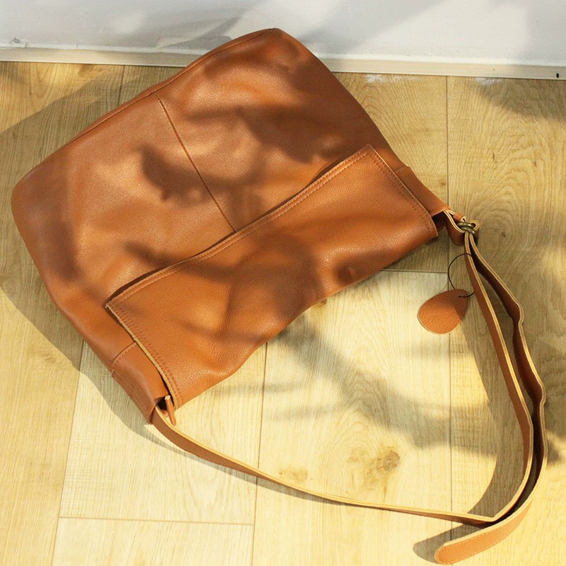 Leather capacious bag strap one shoulder, shoulder bag, one-shoulder bag, genuine leather, cowhide