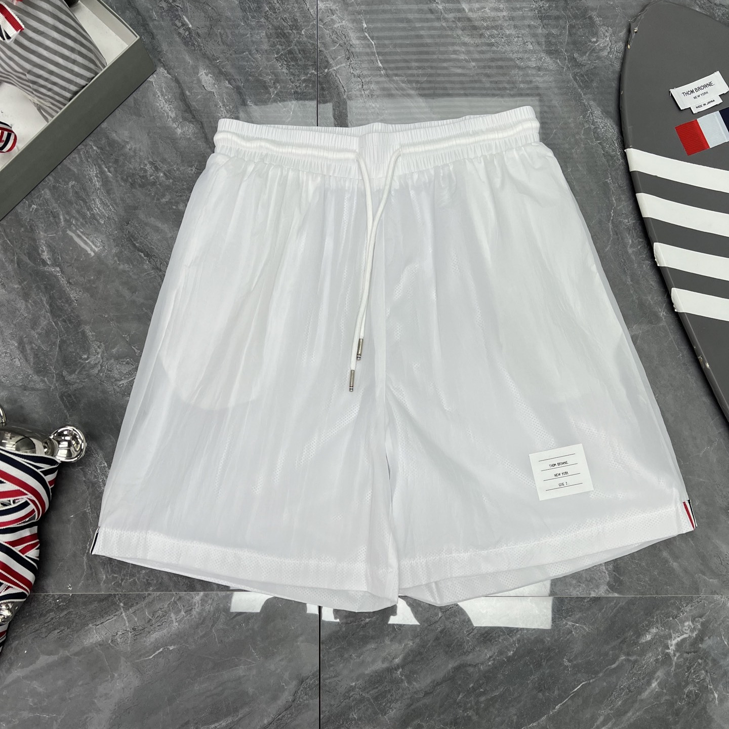 흰색 해변 반바지