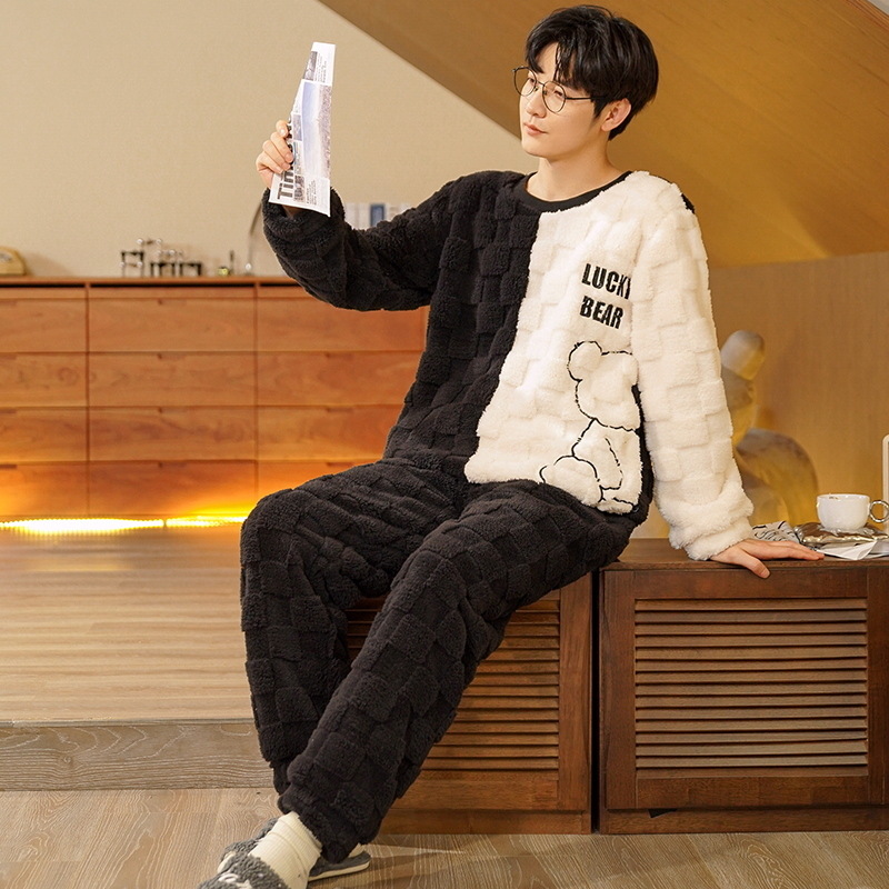 Pijamas de hombre de invierno de los hombres de lana de coral engrosada de lana forrada de franela de dibujos animados de invierno más el tamaño de ropa para el hogar Otoño e Invierno