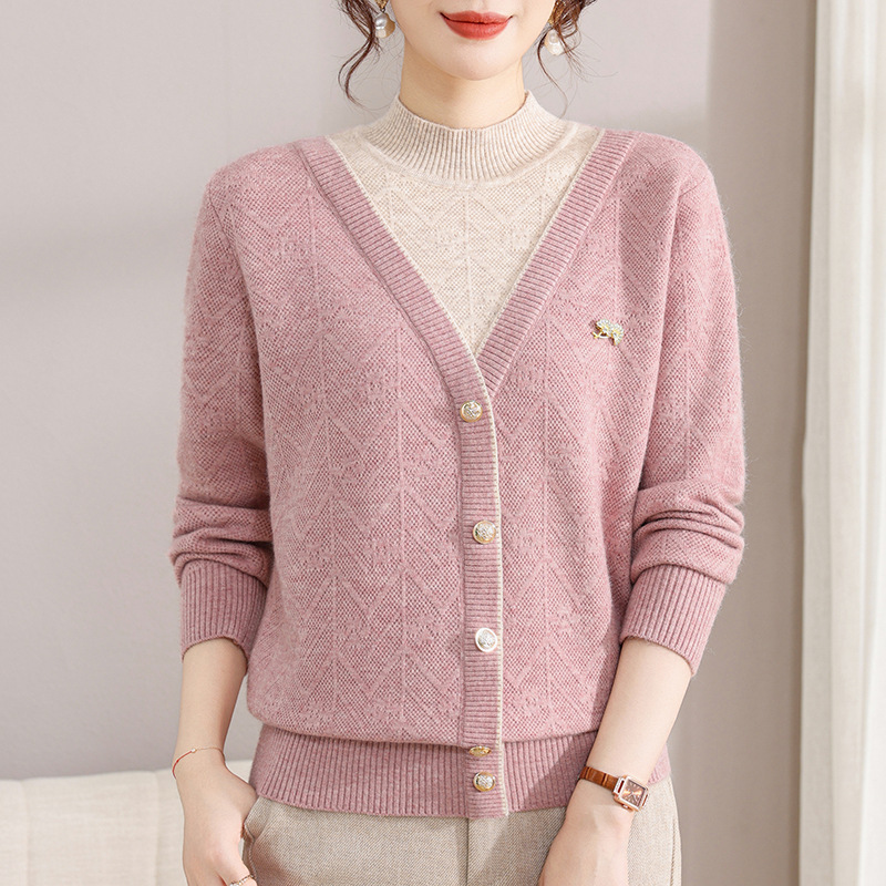 New Style Young Mom's Base Shirt, Retro Style Sweater for Middle-Aged and Elderly Women, Autumn Women's Knitted Top New Style Young Mom's Base Shirt, Retro Style Sweater for Middle-Aged and Elderly Women, Autumn Women's Knitted Top