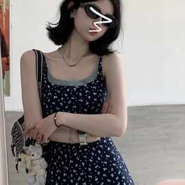 假两件无袖吊带碎花连衣裙子女装夏季2025新款海边度假感长裙