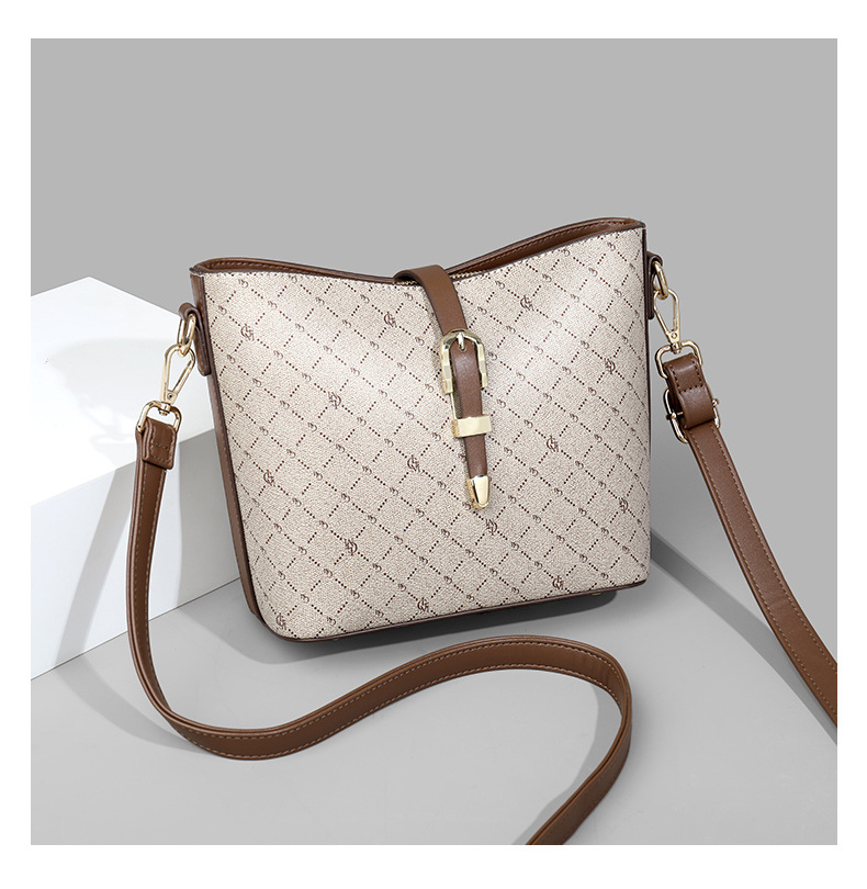 Borsa a tracolla monospalla di grande capacità per mamma, di mezza età, alla moda e di tendenza per le donne_voghion.com