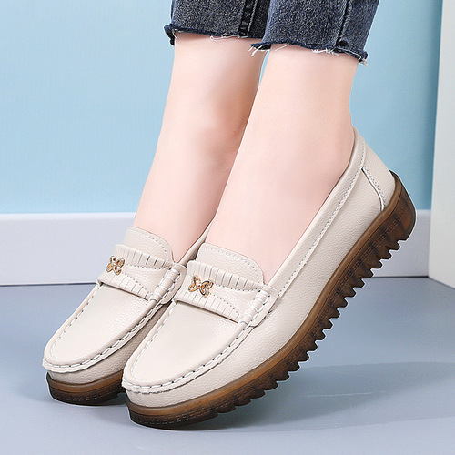 Mom's shoes with soft leather soles, comfortable women's shoes for autumn, flat single shoes for middle-aged and elderly, one-step big size moccasins