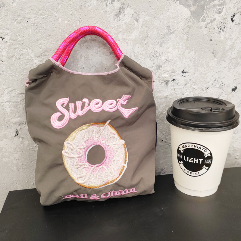 日本の新しいボールチェーン環境に優しいショッピングバッグナイロン布刺繍フラワーポータブルキャンバスバッグナイロンショッピングバッグ|undefined