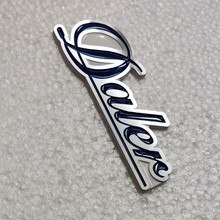 订购高光拉丝批花铝标牌氧化铝五金模具烤漆定制金属铝logo商标