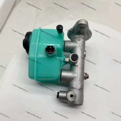Brake master cylinder Toyota Land Cruiser Hzj79
