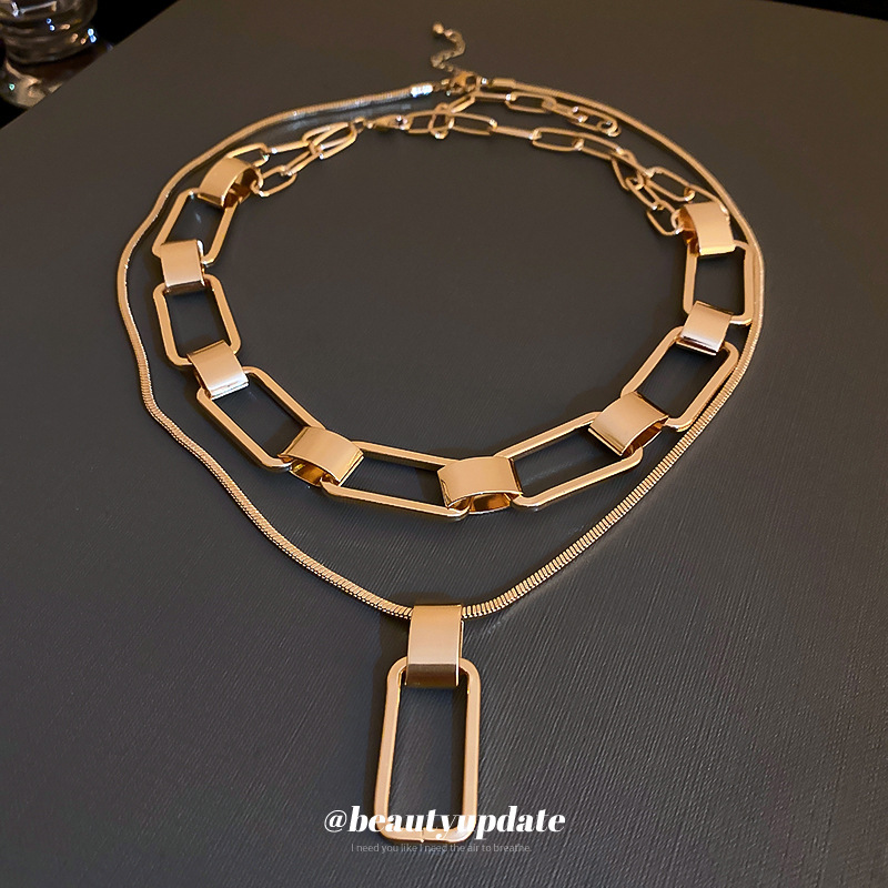 Collar de cadena de costura de metal traje europeo y americano estilo frío colgante collar estilo punk diseño nicho collar al por mayor