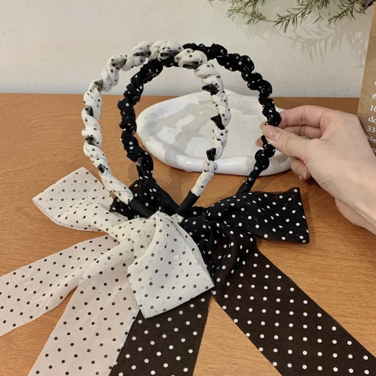 Black - toothed polka dot ribbon headband