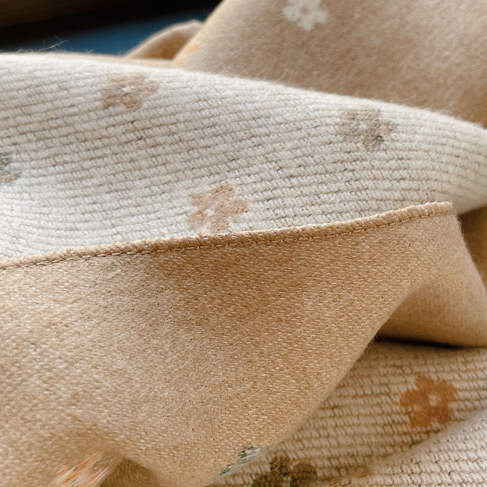 Version des berühmten Damen-Schals mit süßen kleinen Blumen im Kaschmir-Quasten-Stil für Damen, 192 x 62 cm, warm im Winter_voghion.com