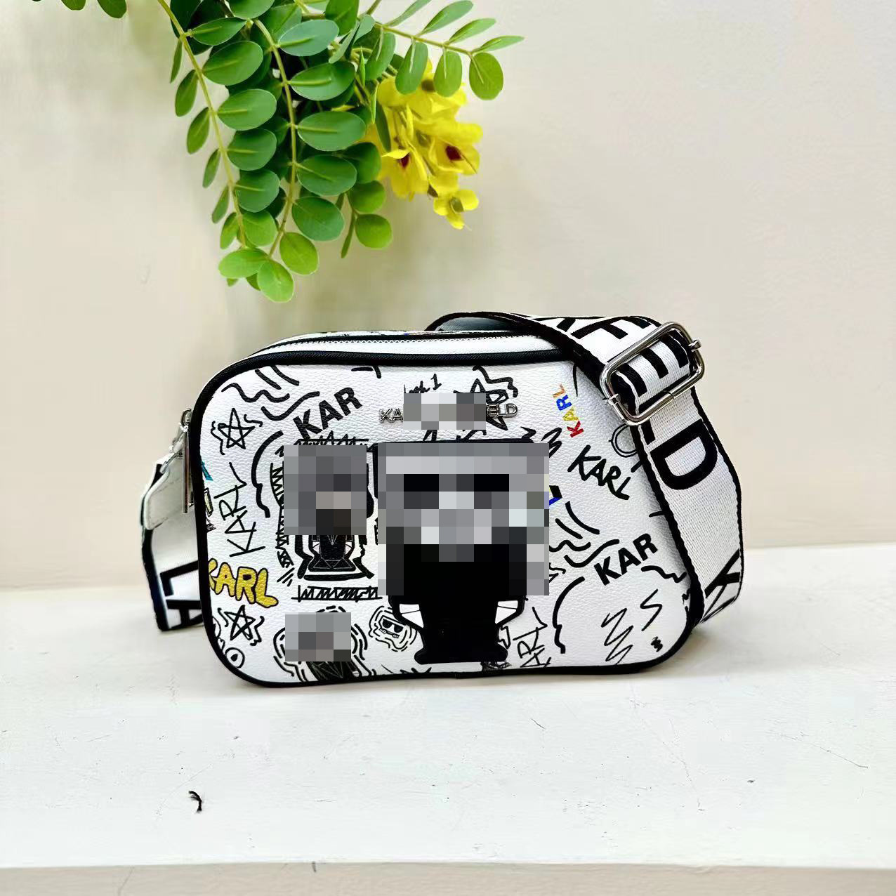 Bolso para mujeres 2024 primavera y otoño Europa y América nueva moda texturas de hombro bolsa de cámara letras extranjeras bolso de mano