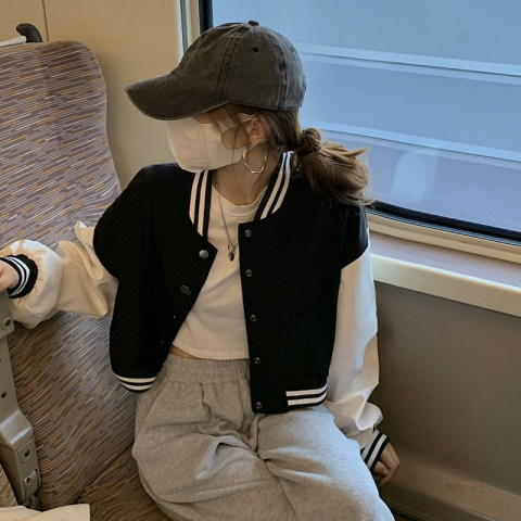 Chaqueta de béisbol de color de contraste para mujeres 2023 nuevo otoño diseño sentido nicho suelta casual estudiante ropa superior para mujeres moda