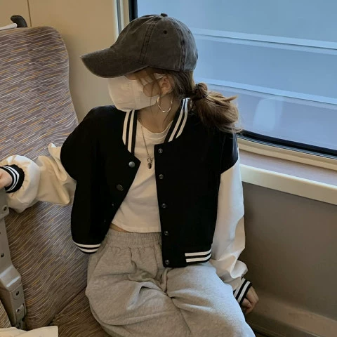 Контрастный цвет бейсбольный костюм женский 2023 Новый осенний дизайн Sense Niche Свободная Повседневная Студенческая одежда Женская Мода