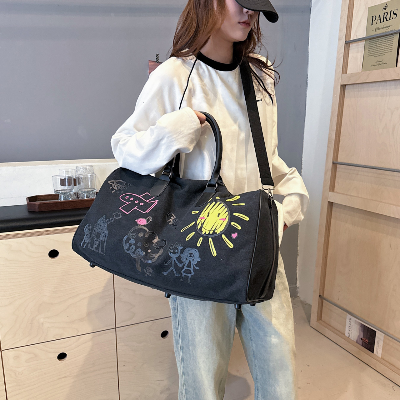Capacious travel bag for traveling, sports universal shoulder bag for men and women for gym 3