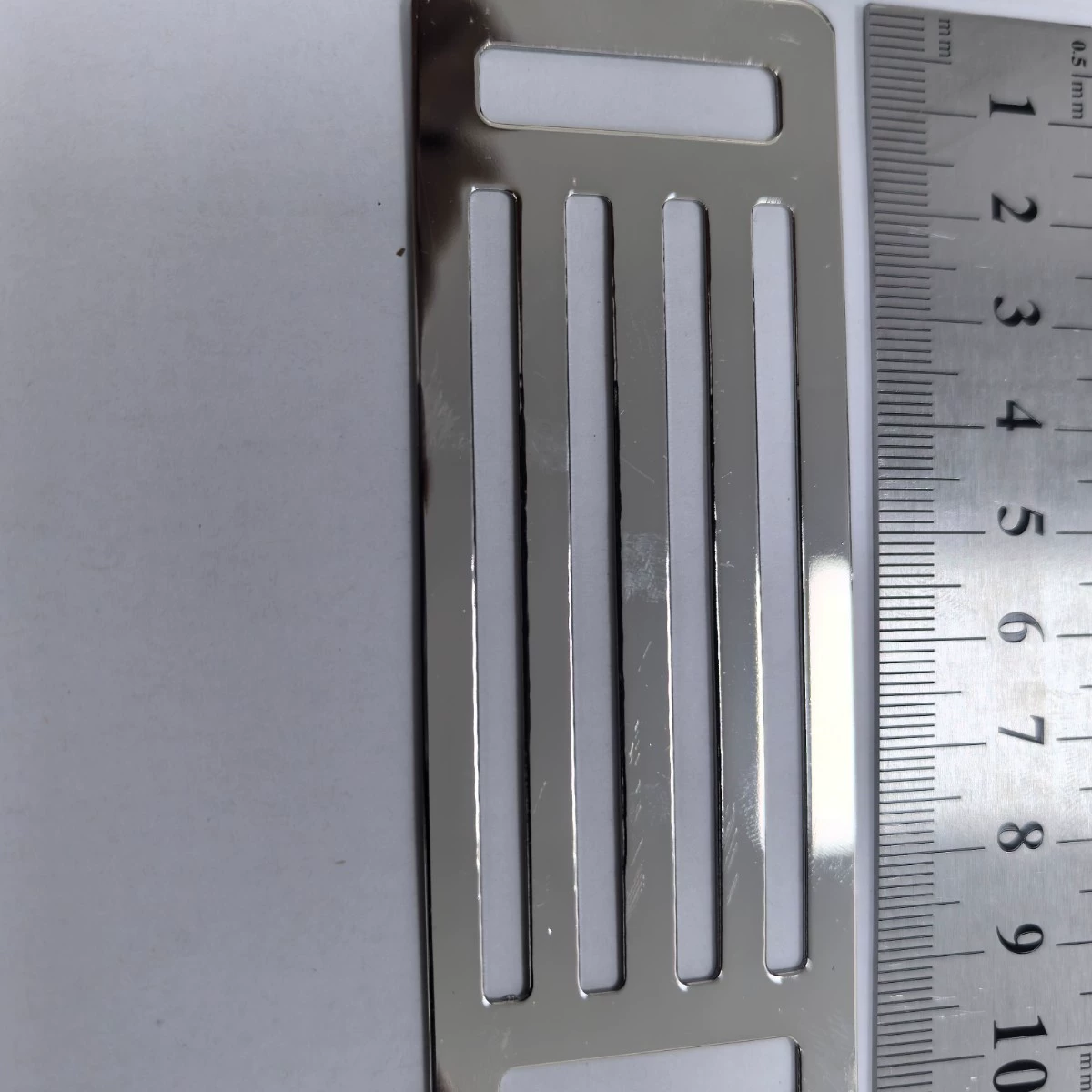 Одежда Аксессуары Пояс Цепь Украшения 40 на 112 мм Металлические блестки Золотые полые железные украшения