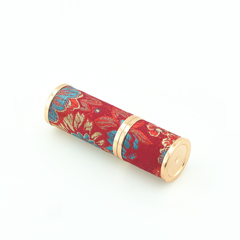 En stock al por mayor estilo chino satén lápiz labial tubo bálsamo labial tubo vacío tubo de esmalte de labios tubo de maquillaje logotipo imprimible