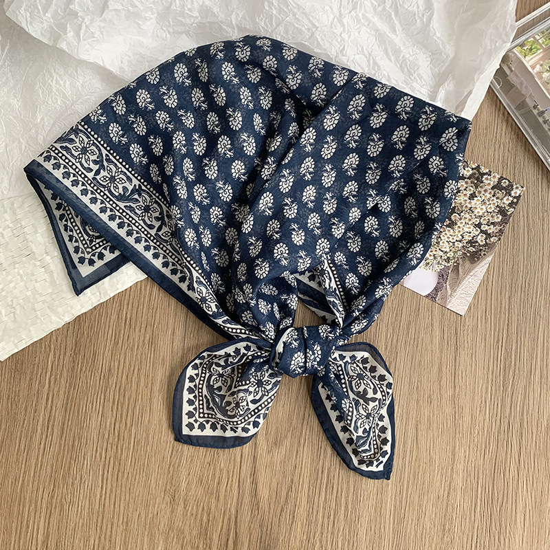 Bufanda de seda, bufanda cuadrada pequeña, pintura al óleo de Van Gogh, bufanda pequeña de seda de imitación de impresión exquisita, bufanda en la cabeza de moda, mantón exterior