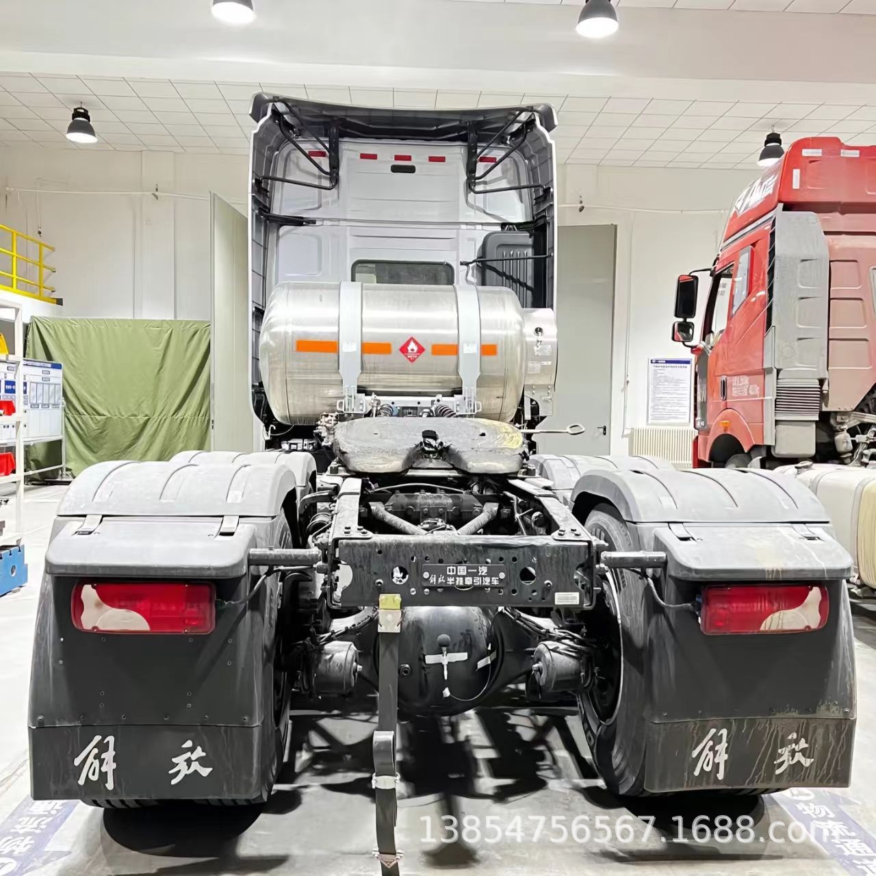 Manufacturer Exports China's Faw Jfaw Jiefang J7 Tractor Truck, Semi-Trailer Head, Trailer, Heavy-Duty Truck, Truck Head, and Lorry to China