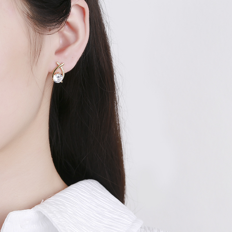 Cubic Zirconia And Pearl Stud Earrings For Everyday Elegance_voghion.com
