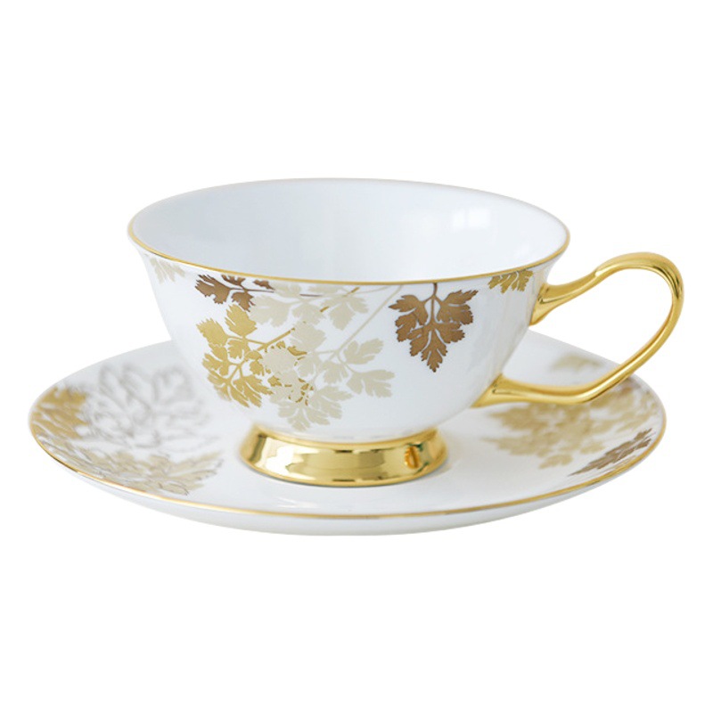 Estilo de lujo ligero taza de café de porcelana dorada taza de té de la tarde francesa taza y platillo taza de desayuno de alta calidad para niñas