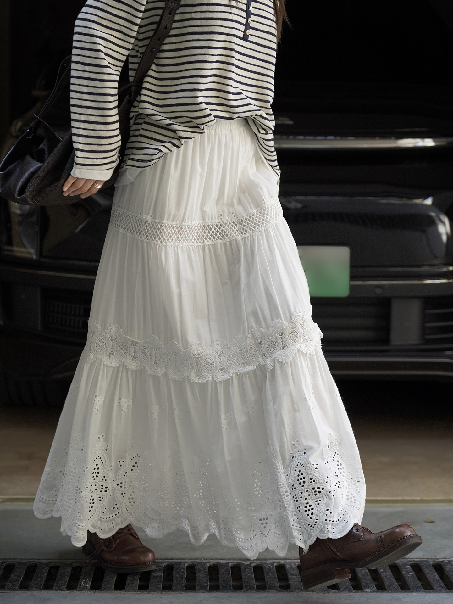 Louvre Early Autumn New Bohemian Romantic Style Hollow Lace Petal Solid Color Loose Wide Hem Long Skirt For Women_ecoleips.com