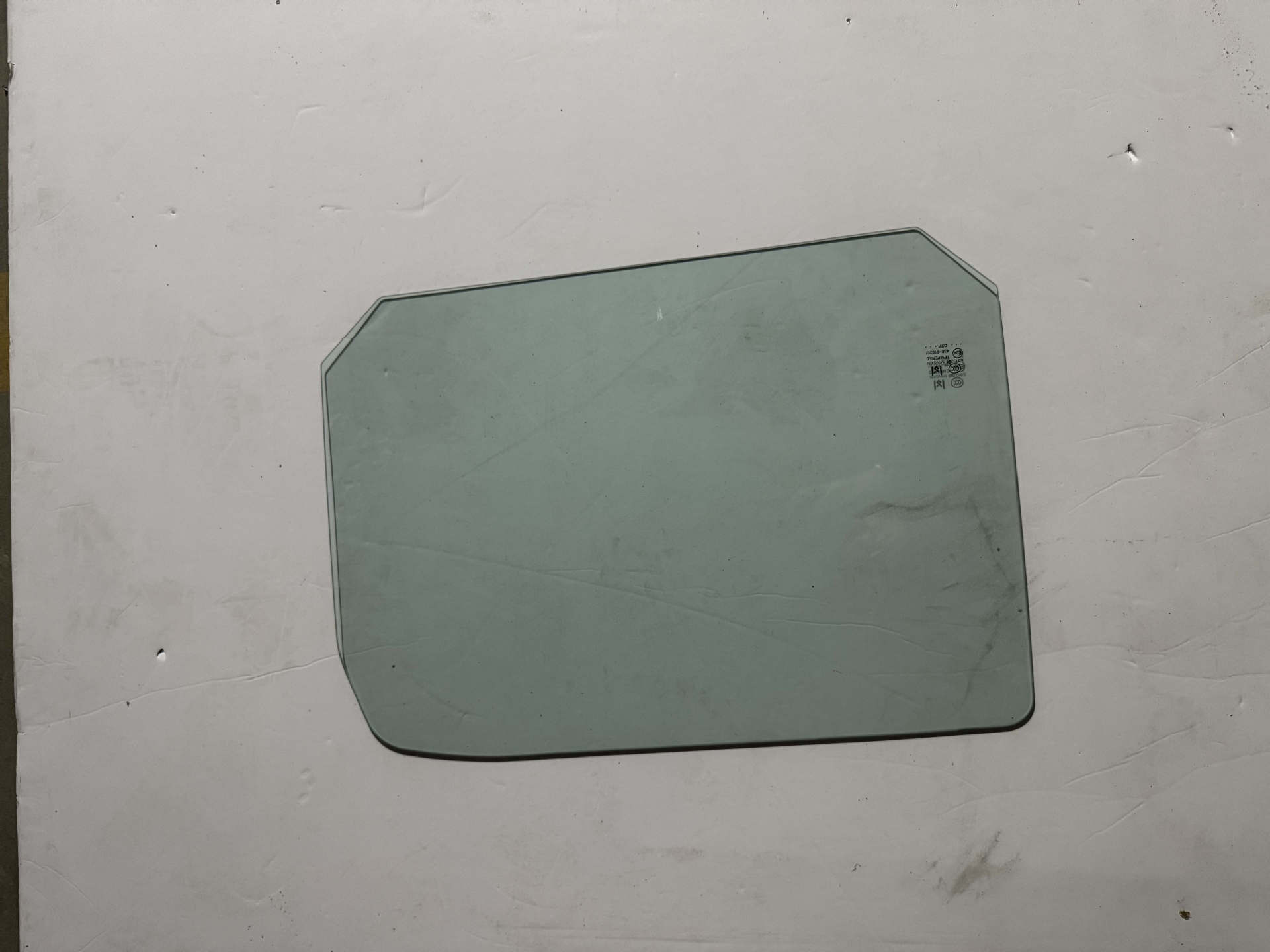 Longqi A11 Whole Vehicle Glass Wholesale Reinforced Anti-Crack Window Glass New Energy Longqi Whole Vehicle Tempered Glass