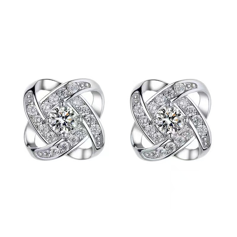 E08 lucky clover stud earrings