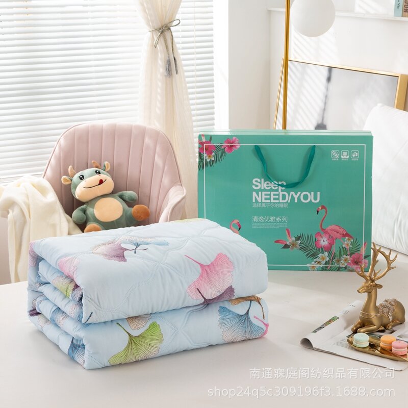 Factory wholesale summer cool quilt gift air conditioning quilt will sell gift company welfare gift box spring and autumn quilt summer quilt