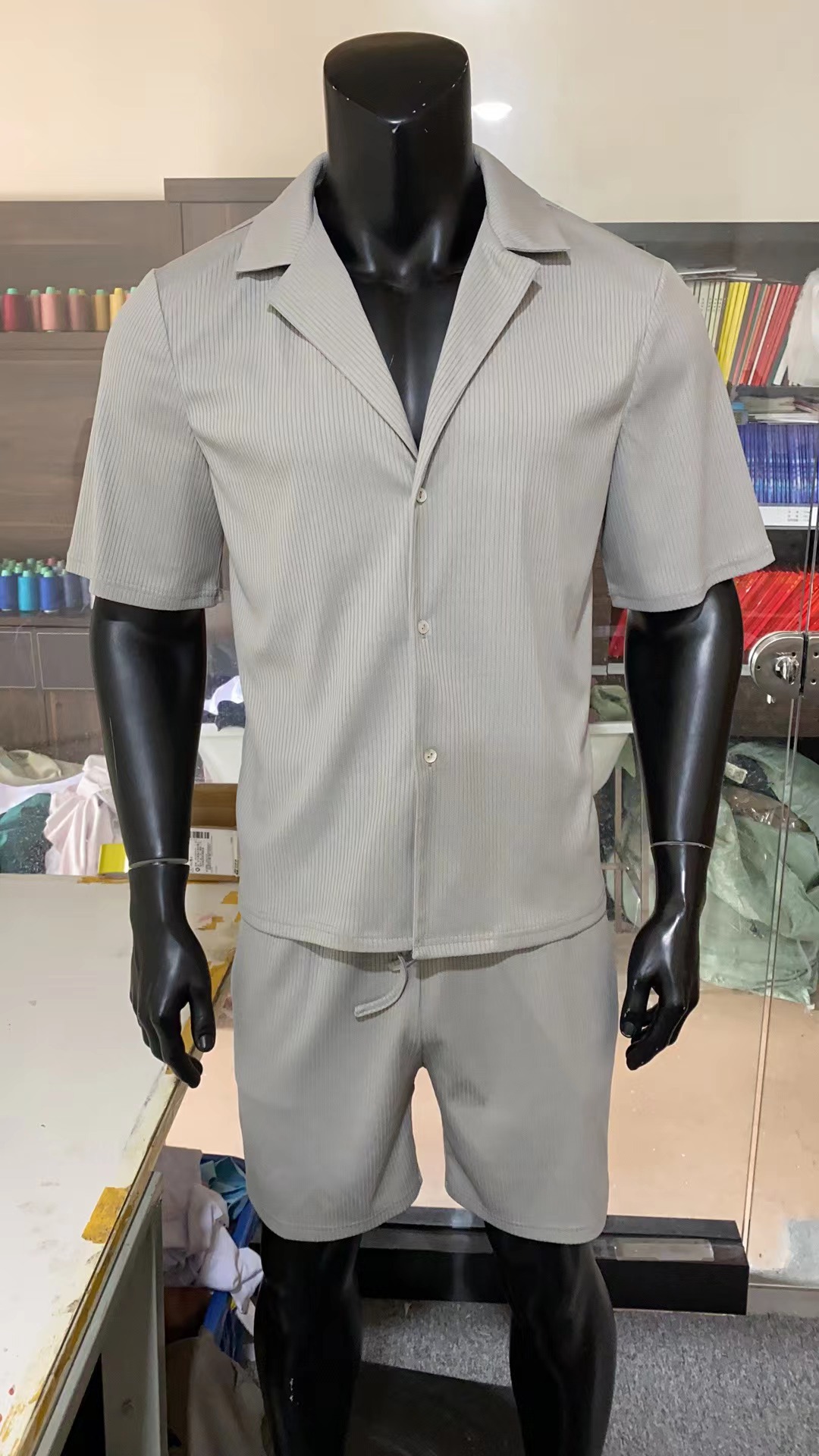 Verano casual suelta camisa de manga corta pantalones cortos de moda a rayas traje de ropa de hombre traje de dos piezas de los hombres traje deportivo de los hombres