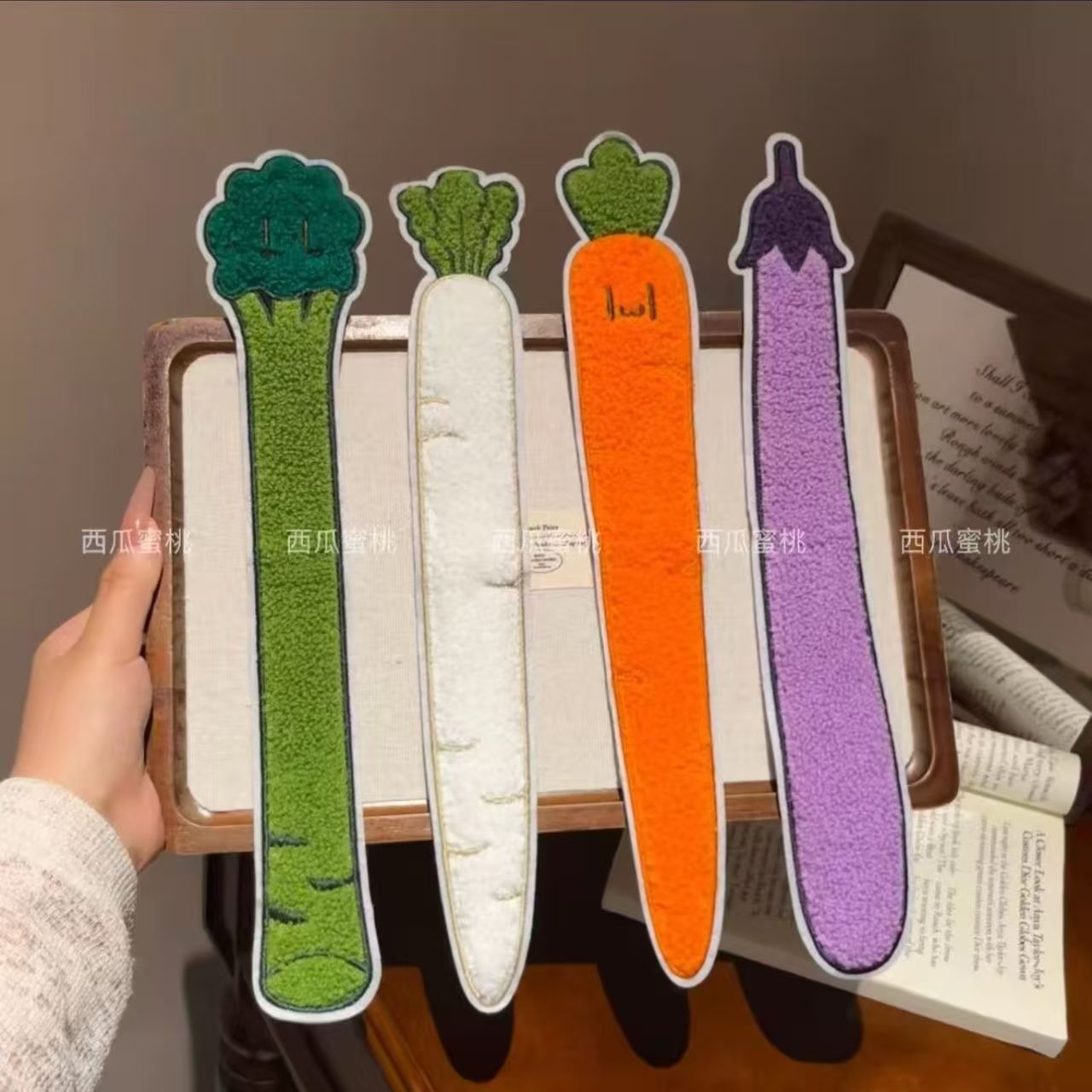 Fun and quirky realistic vegetable hair clips, cute cartoon girl seamless bangs stickers, face wash and makeup hair accessory