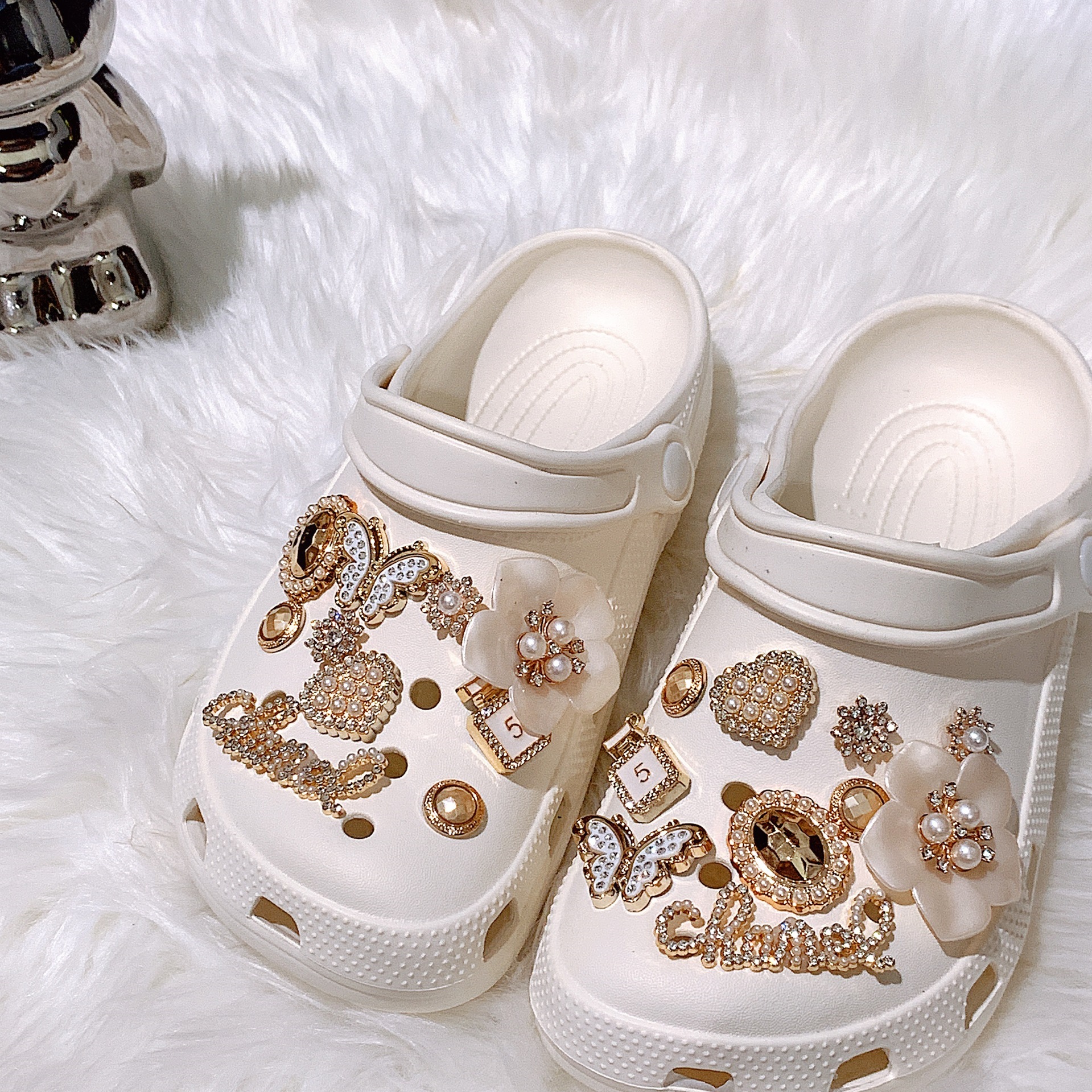 Cruz espejo nuevo DIY agujero zapatos diamante Flor Mariposa Chanel estilo botella de agua flor decorativa hebilla accesorios zapato hebilla