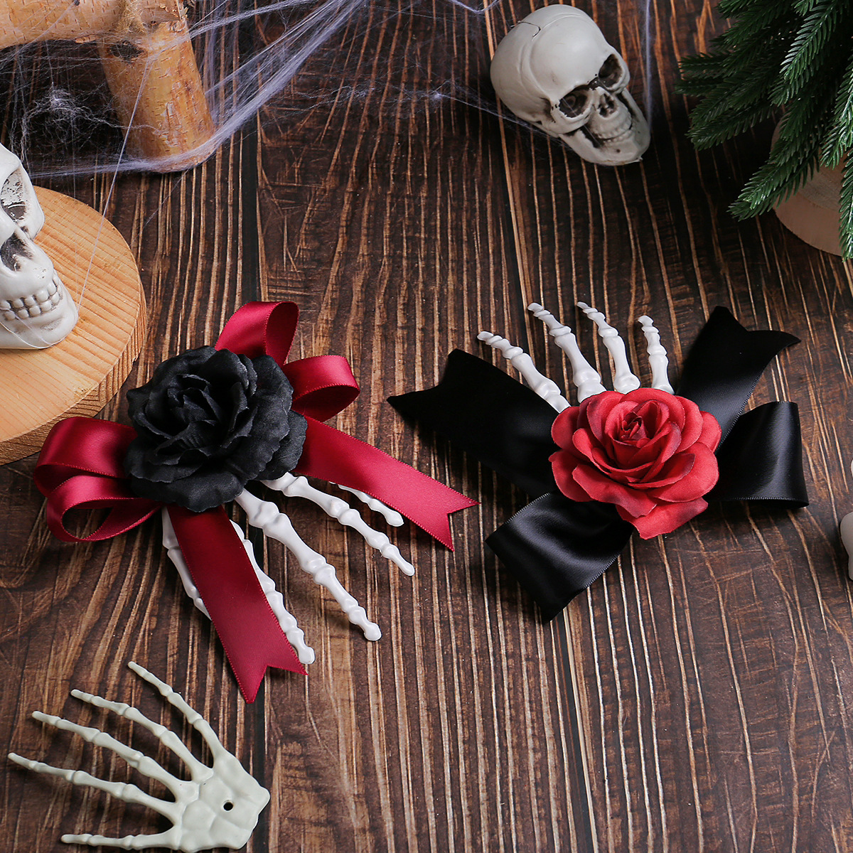 Esqueleto de Halloween Hueso de mano Pinza para el cabello de rosas Horror de Halloween Raza de rosa divertida Decoración de horquilla de mano fantasma